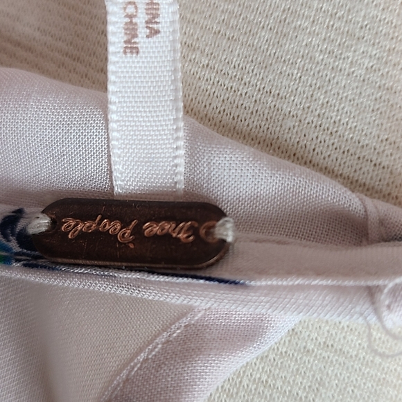 Free People ๐ธ floral rosebuds short sleeves shirt dress semi sheer size 8 NWT๐ธ - Picture 8 of 8